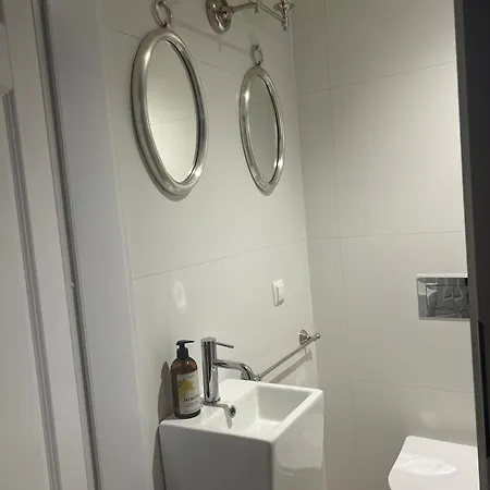 Nad Jeziorami Niedźwiady Ślesin