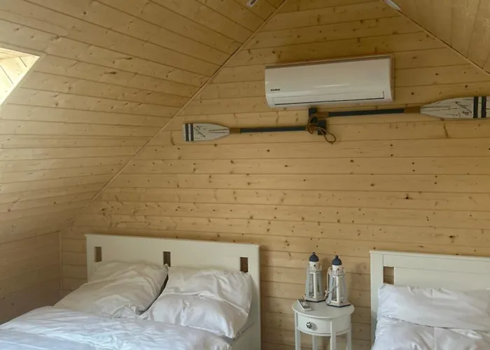 Villa Nad Jeziorami Niedzwiady Ślesin